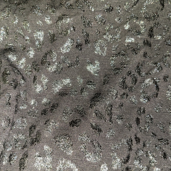 WHBM White House Black Market Womens M Solid LEOPARD Capsleeve Round Neck Shirt - Picture 3 of 6